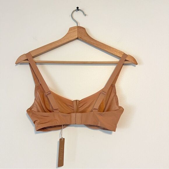 SKIMS No Show Molded Unlined Underwire Demi Bra NEW Nude OCHRE 34DD - Picture 4 of 6